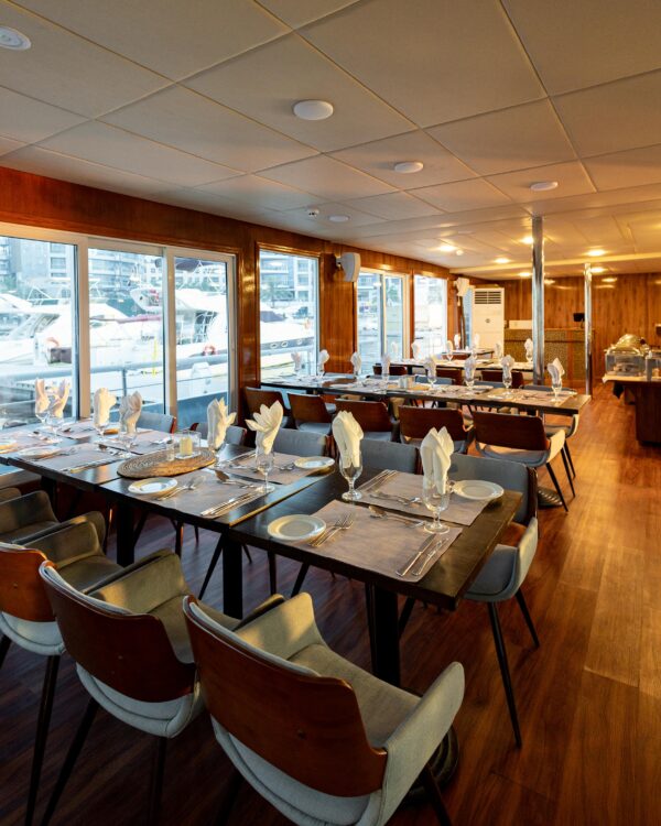 FIVE STAR SEA LOUNGE MARINA (PREMIUM)