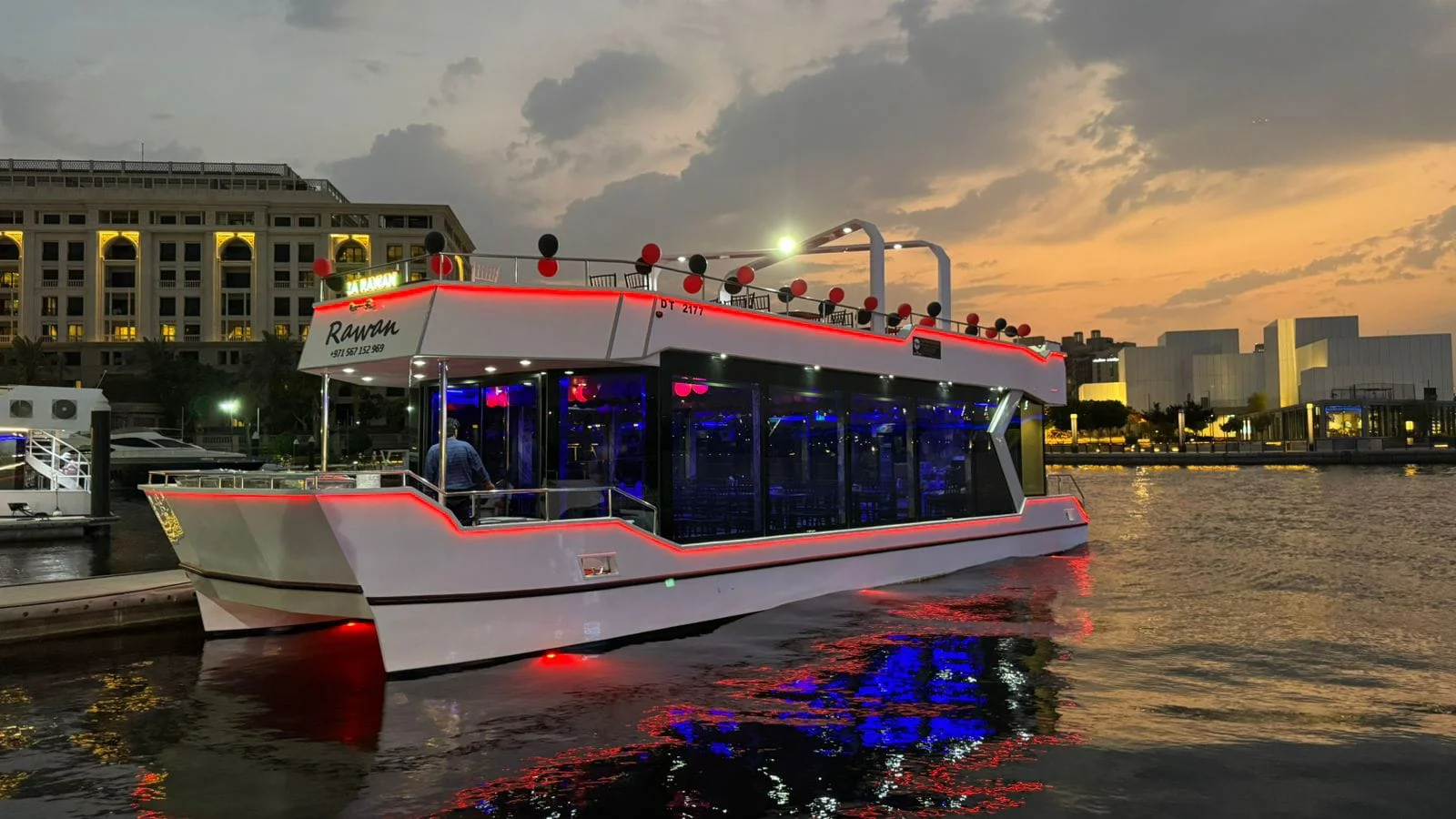 WHITE YACHT LUXURY PREMIUM
