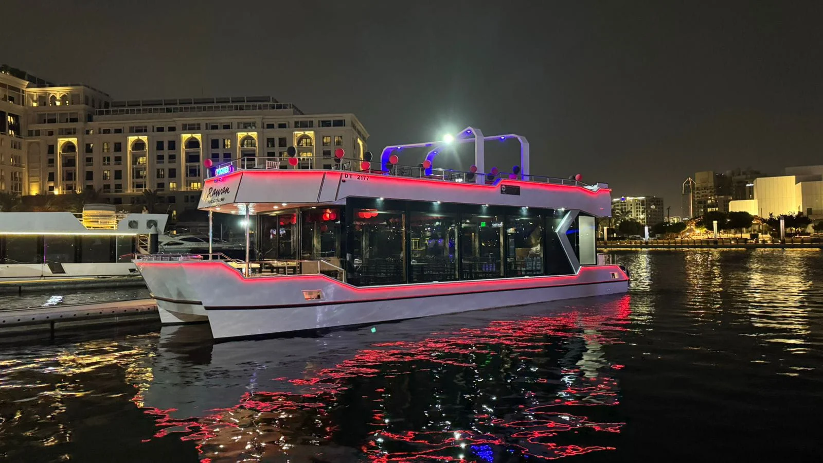 WHITE YACHT LUXURY PREMIUM