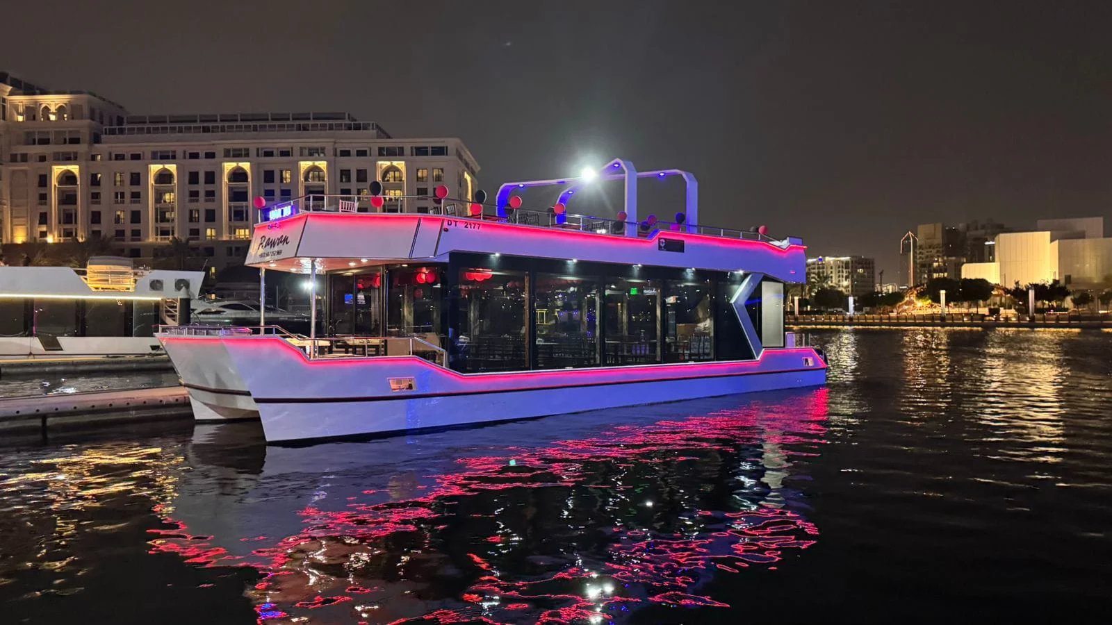WHITE YACHT LUXURY PREMIUM
