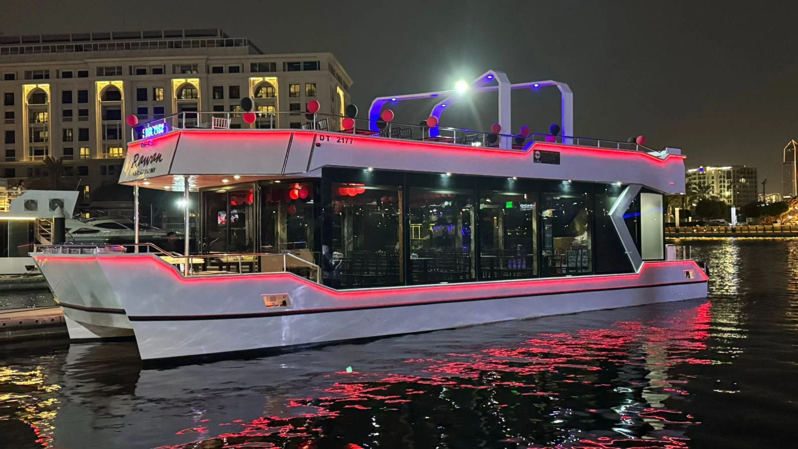 WHITE YACHT LUXURY PREMIUM